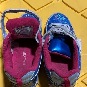 Kids Glittery Blue and Pink Heelys Shoes size 3.